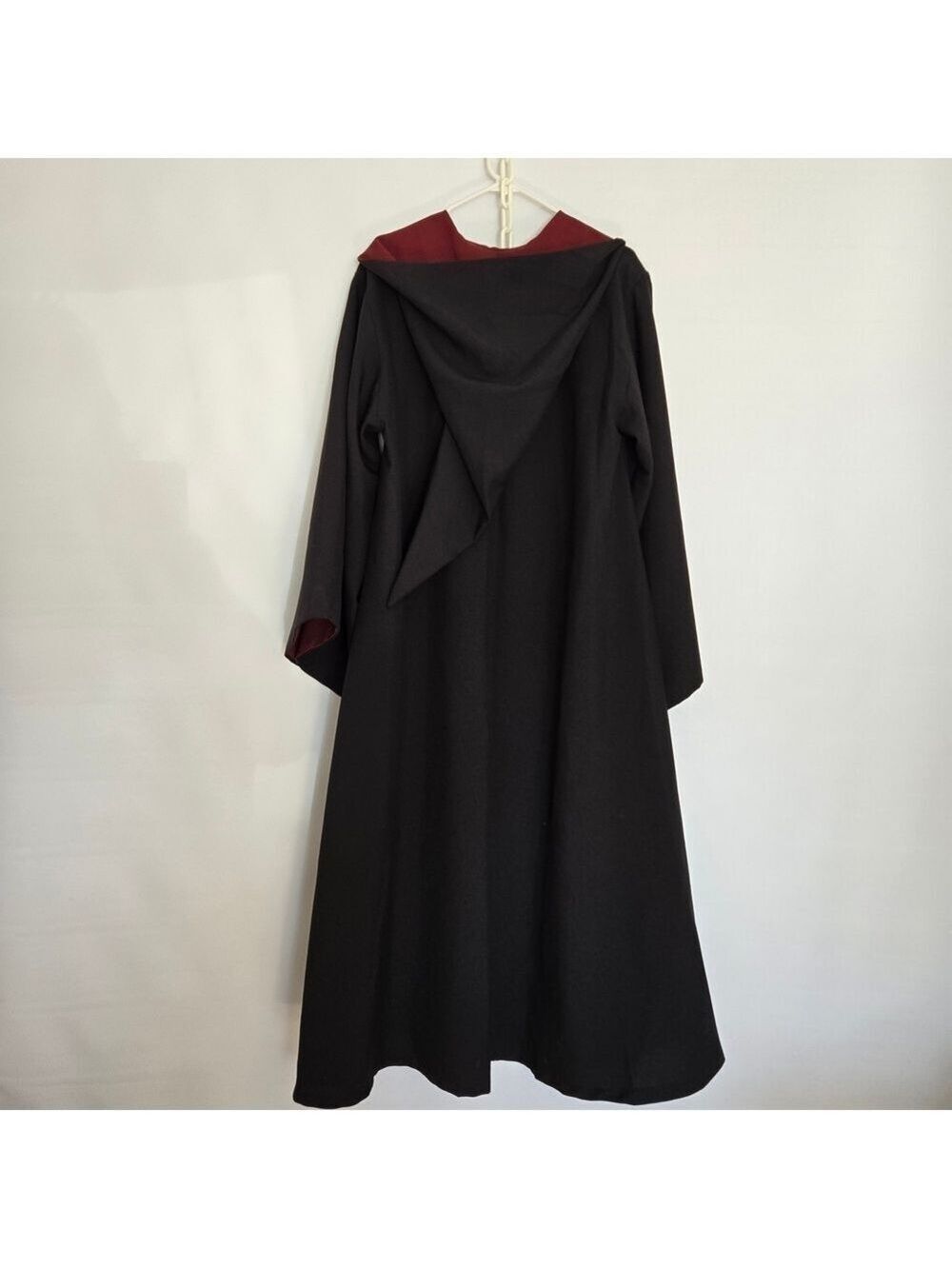 HARRY POTTER GRYFFINDOR ADULT HOODED ROBE BLACK MAROON/BURGUNDY SMALL - Picture 3 of 16